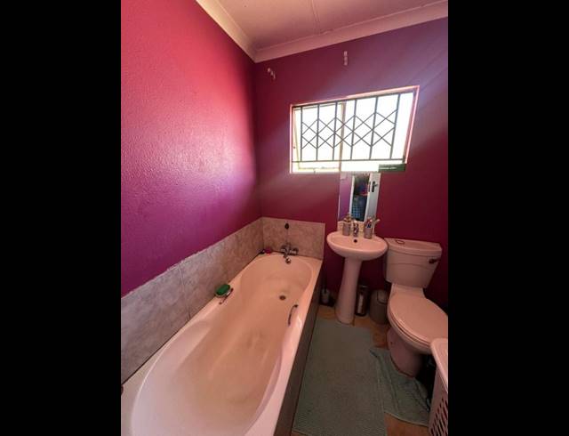 2 BEDROOM HOUSE FOR SALE IN BUHLE PARK